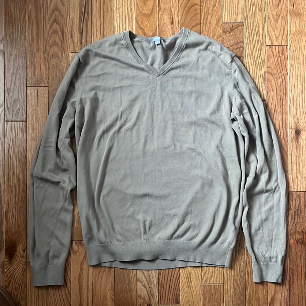 Uniqlo Men's V-Neck Sweater - Tan
